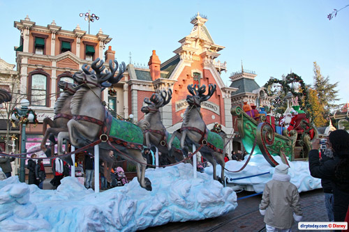Santa's (almost) new sleigh pulls into Disneyland