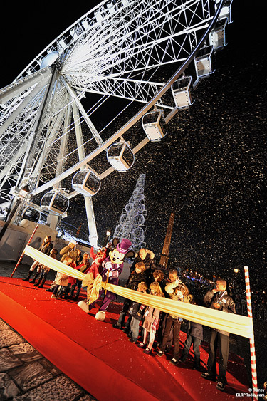 Mickey and Minnie launch Champs Elysées Christmas market