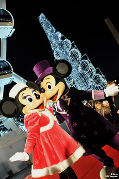 Mickey and Minnie launch Champs Elysées Christmas market