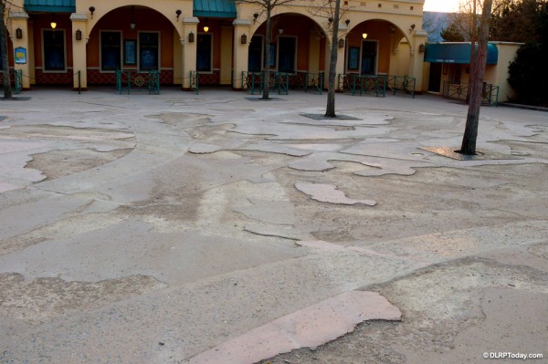 Walt Disney Studios Park entrance repaving