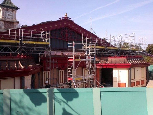 Meet Mickey Mouse construction (C) @InsideDLParis