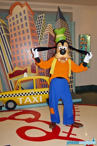 Goofy - Disneyland Paris - Disney's Hotel New York © PhotosMagiques