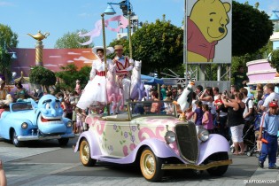 Mary Poppins car in Disney's Stars 'n' Cars