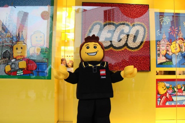 LEGO Store Disney Village Disneyland Paris