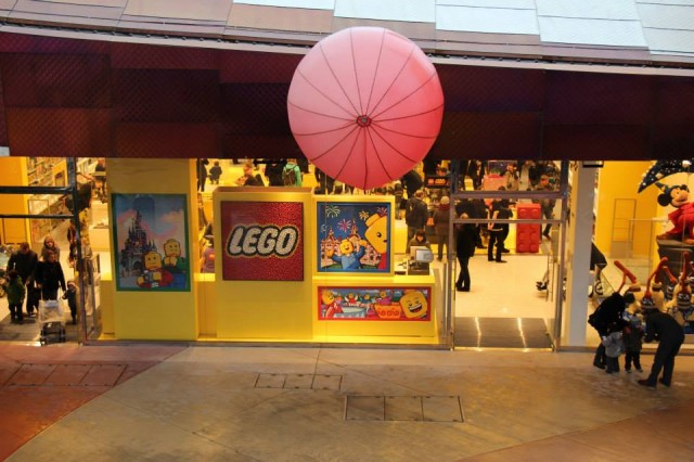LEGO Store Disney Village Disneyland Paris