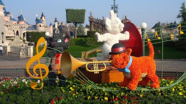 Swing into Spring at Disneyland Paris © DisneylandBerry