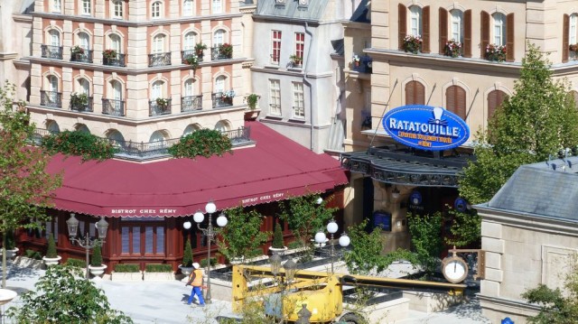 Ratatouille: L’Aventure Totalement Toquée de Rémy entrance marquee Disneyland Paris ©DLPWelcome