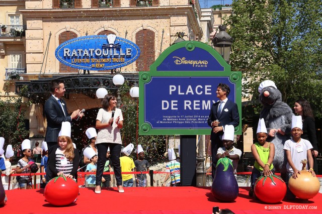 Mayor of Paris Anne Hidalgo dedicates La Place de Rémy with 1,000 Parisian children