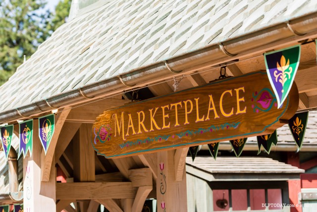 Frozen Summer Fun Marketplace at Disneyland Paris