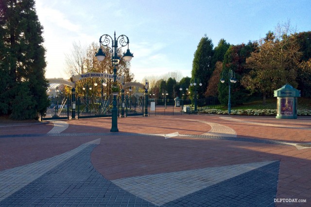 Walt Disney Studios Park gates closed, Sunday 15th November 2015