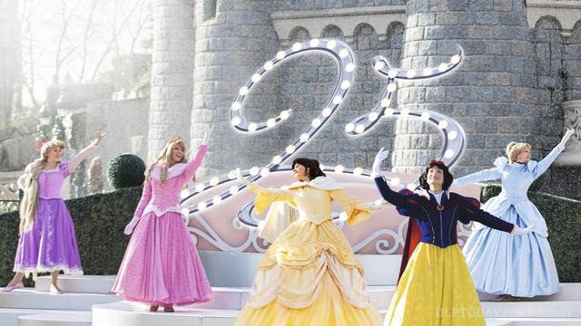 Disneyland Paris 25th Anniversary: The Starlit Princess Waltz