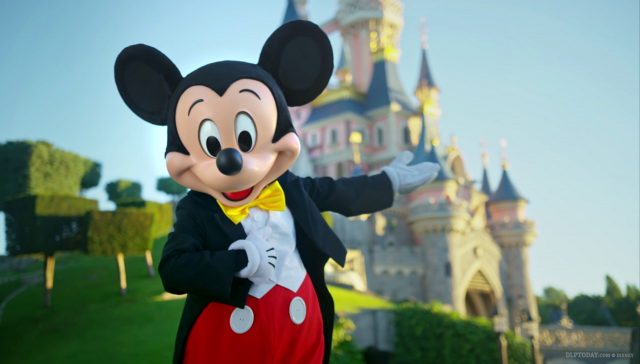 New Mickey Mouse character at Disneyland Paris