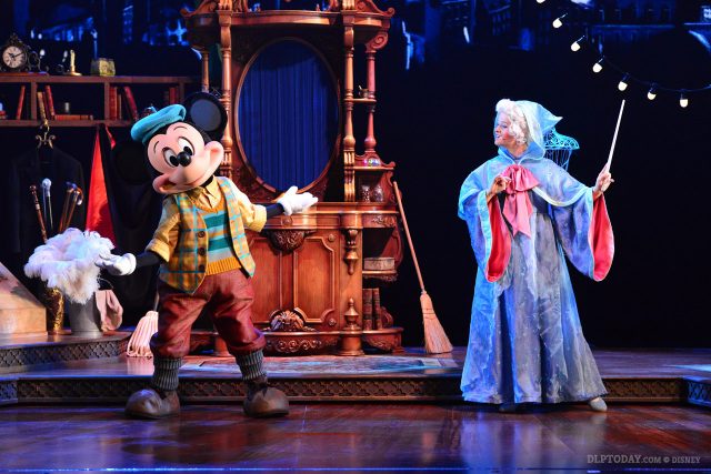 New-look "talking head" Mickey Mouse in Mickey and the Magician at Disneyland Paris