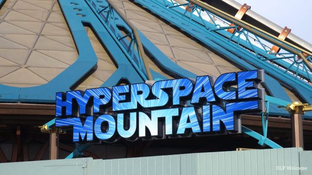 Hyperspace Mountain entrance signage Disneyland Paris Discoveryland © DLP Welcome