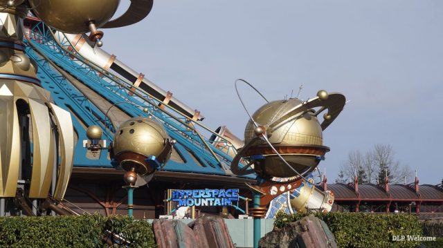 Hyperspace Mountain entrance signage Disneyland Paris Discoveryland © DLP Welcome
