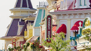 DISNEYLAND PARIS! A complete guide to this magical park! Fantasyland in  Disneyland Park. #disneylandparis #…