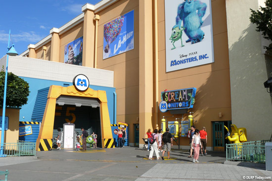 World Premiere Plaza [Disney Adventure World - 2025] - Page 12 29_monstersinc_02sm